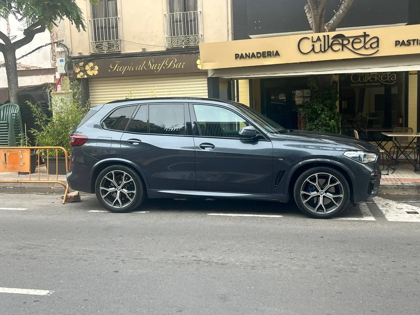 BMW X5 X5 xDrive40i M Sport 7 plazas Asientos eléctricos con calefacción, ventilación y masaje. Gris - 2