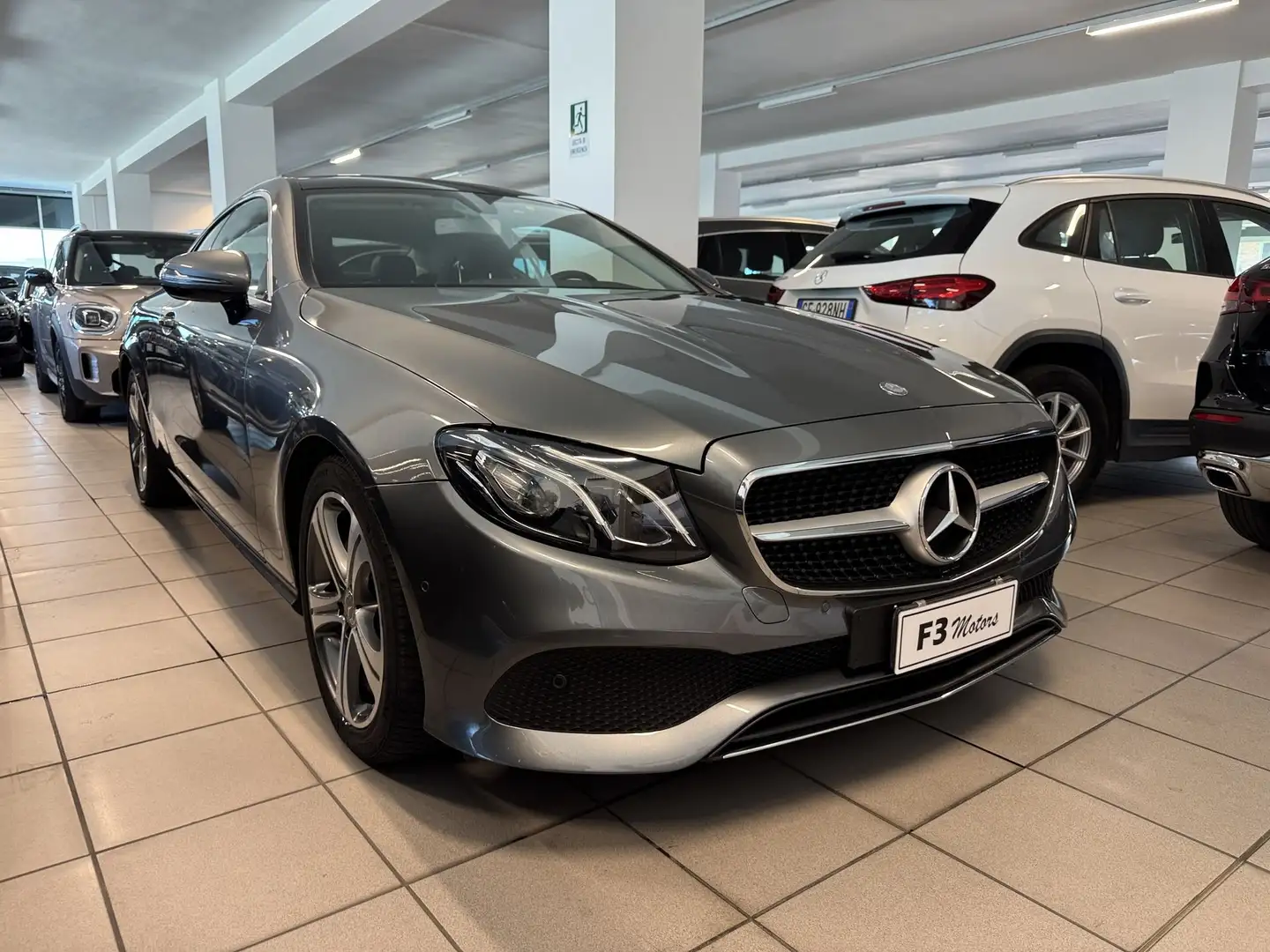 Mercedes-Benz E 220 E 220 d Auto Business Sport Grau - 2