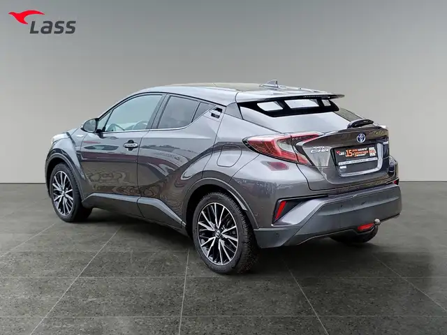 Toyota C-HR view 4