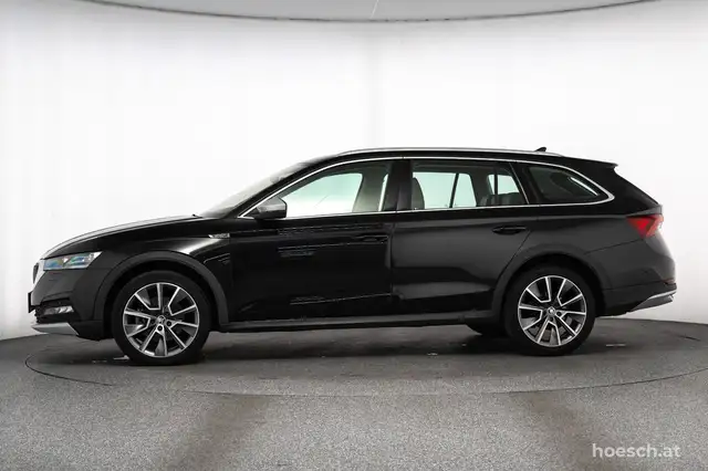 Skoda Octavia view 3