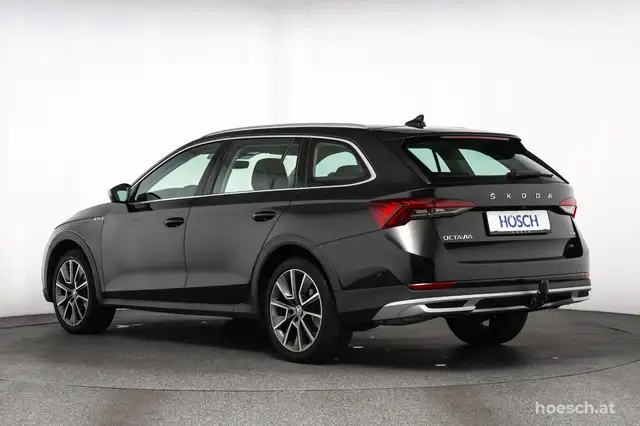 Skoda Octavia view 4