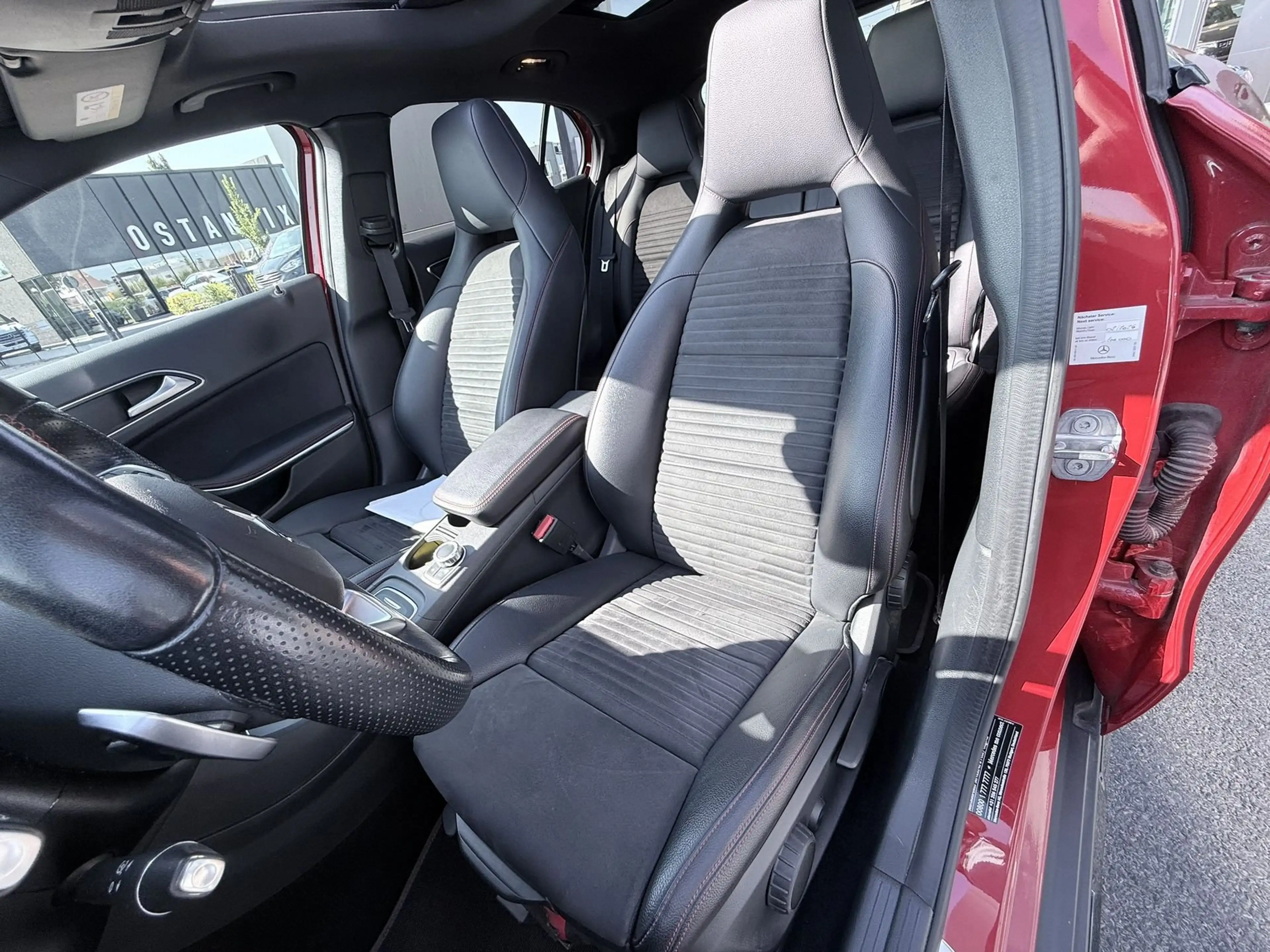 Mercedes-Benz GLA 180 180 AMG Line AUT — photo 6