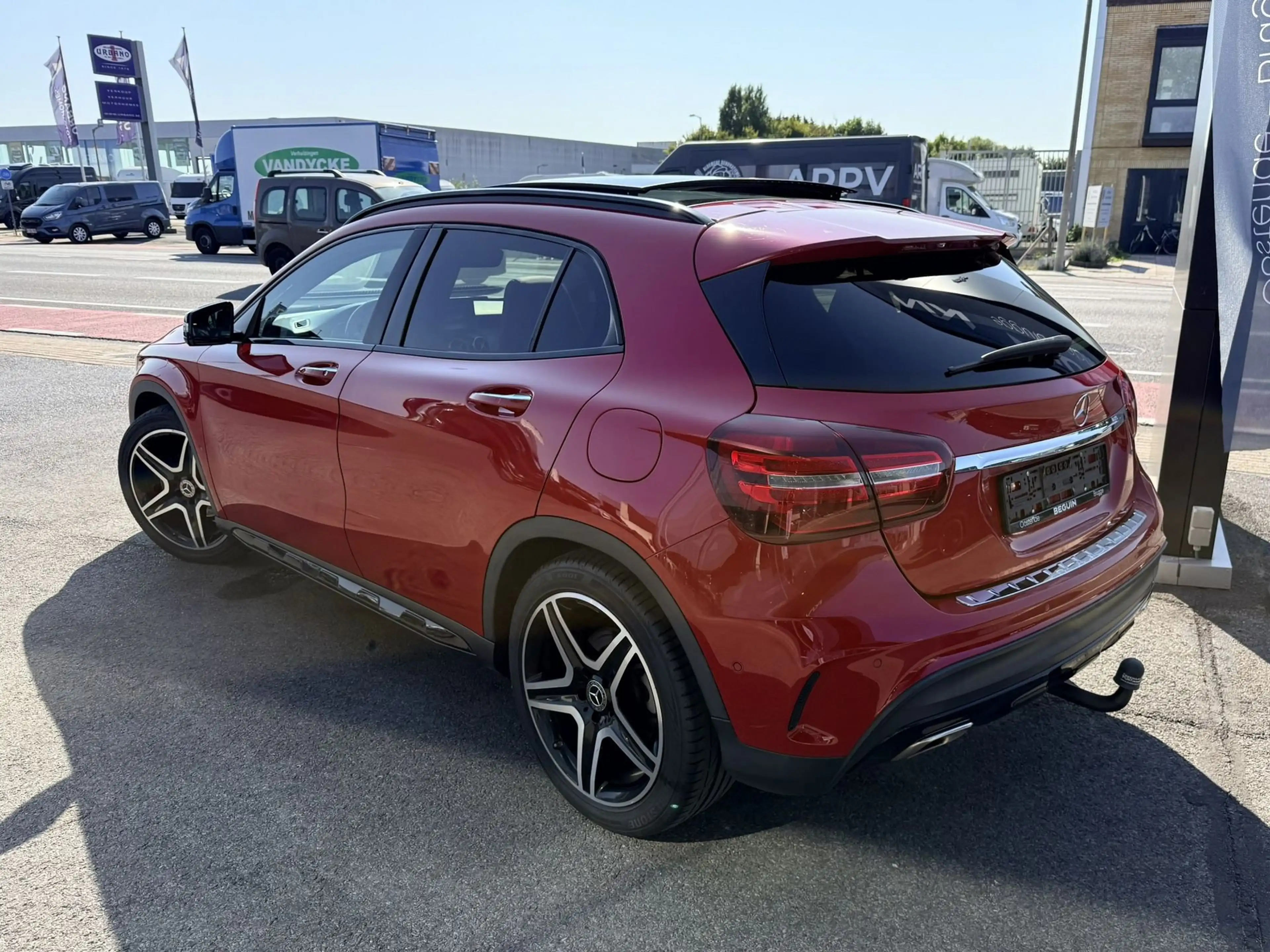 Mercedes-Benz GLA 180 180 AMG Line AUT — photo 2