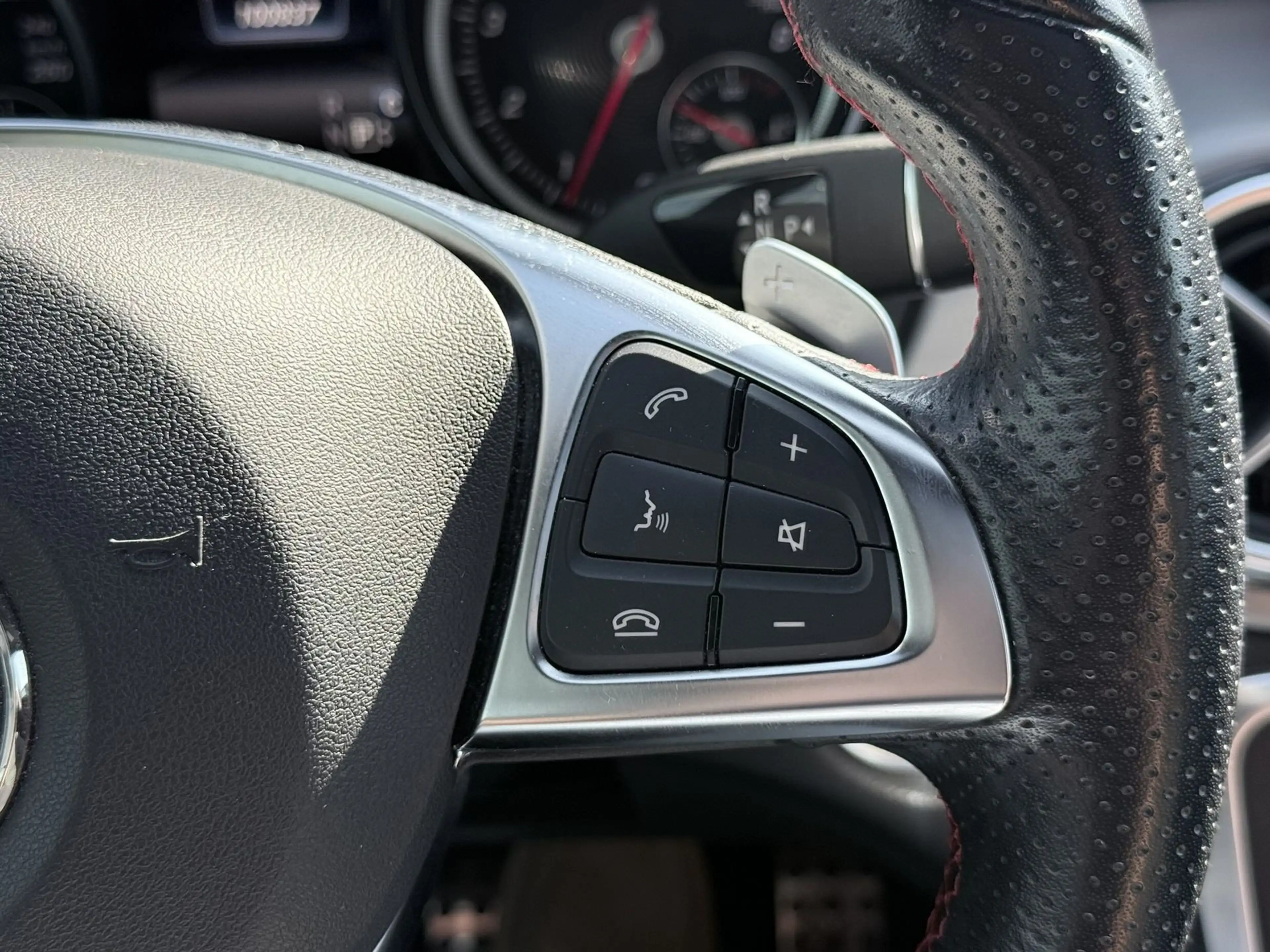 Mercedes-Benz GLA 180 180 AMG Line AUT — photo 13