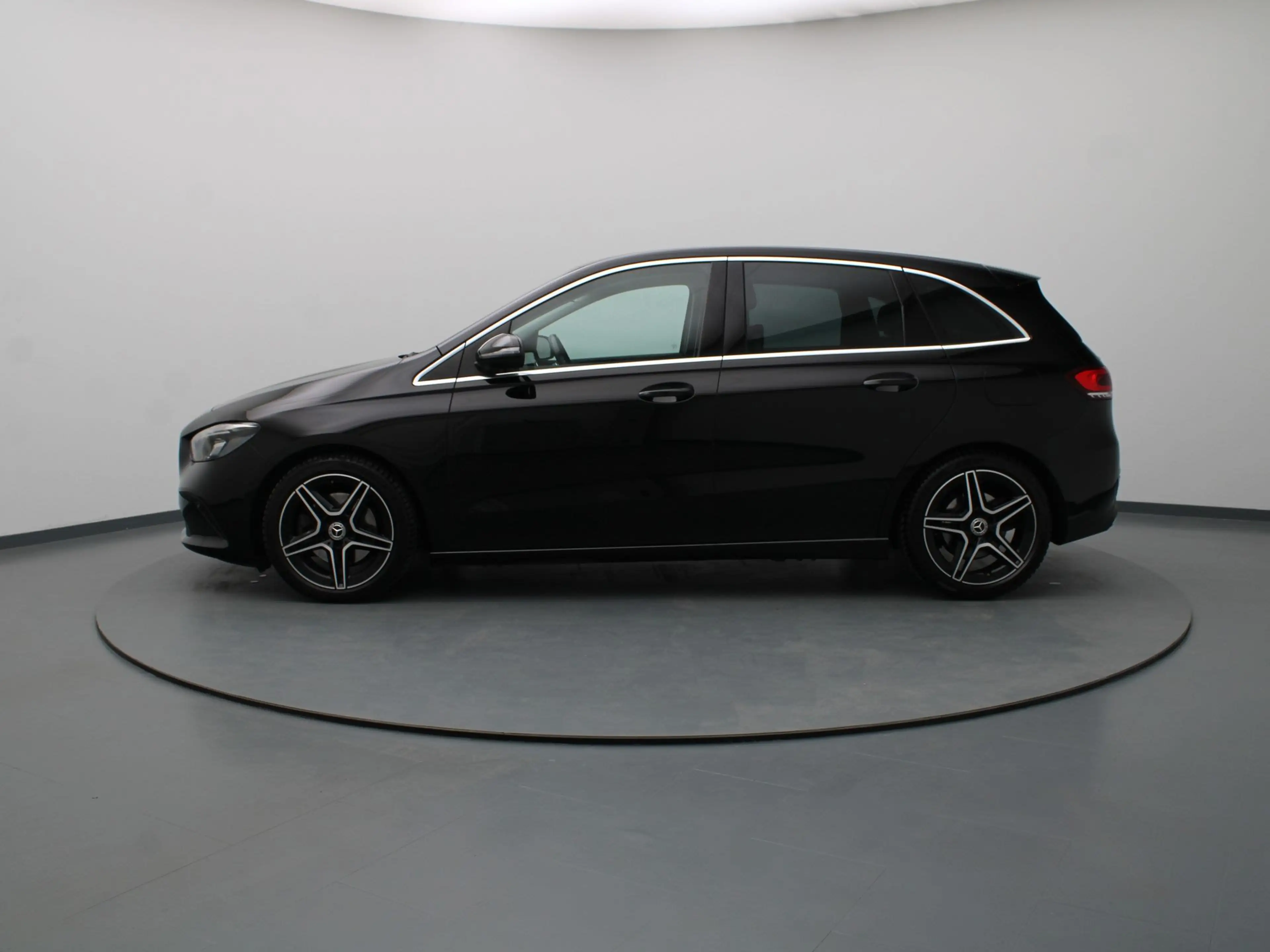 Mercedes-Benz B 220 4MATIC Premium Plus Burmester | Camera | Cruise | — photo 23
