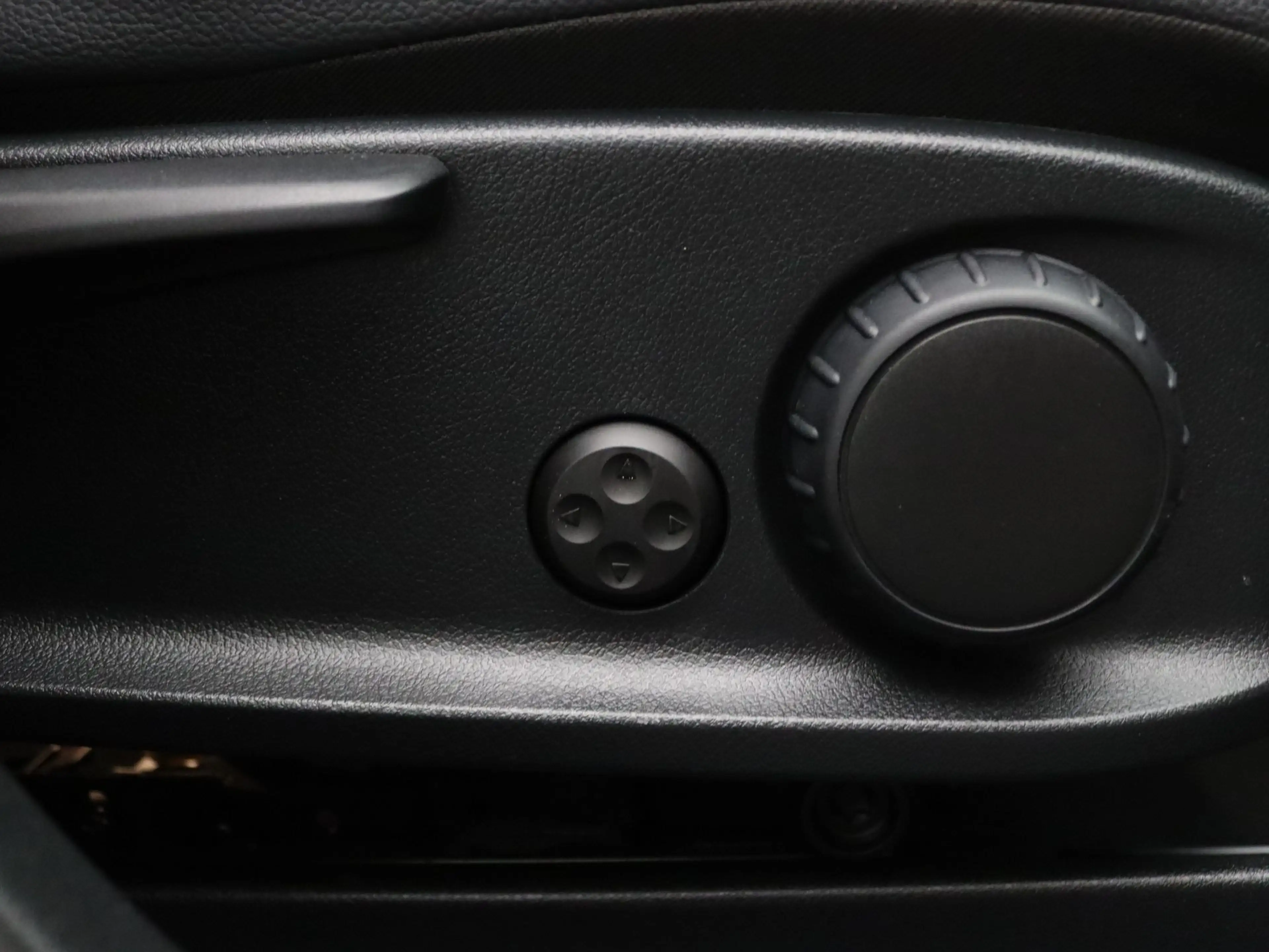 Mercedes-Benz B 220 4MATIC Premium Plus Burmester | Camera | Cruise | — photo 38