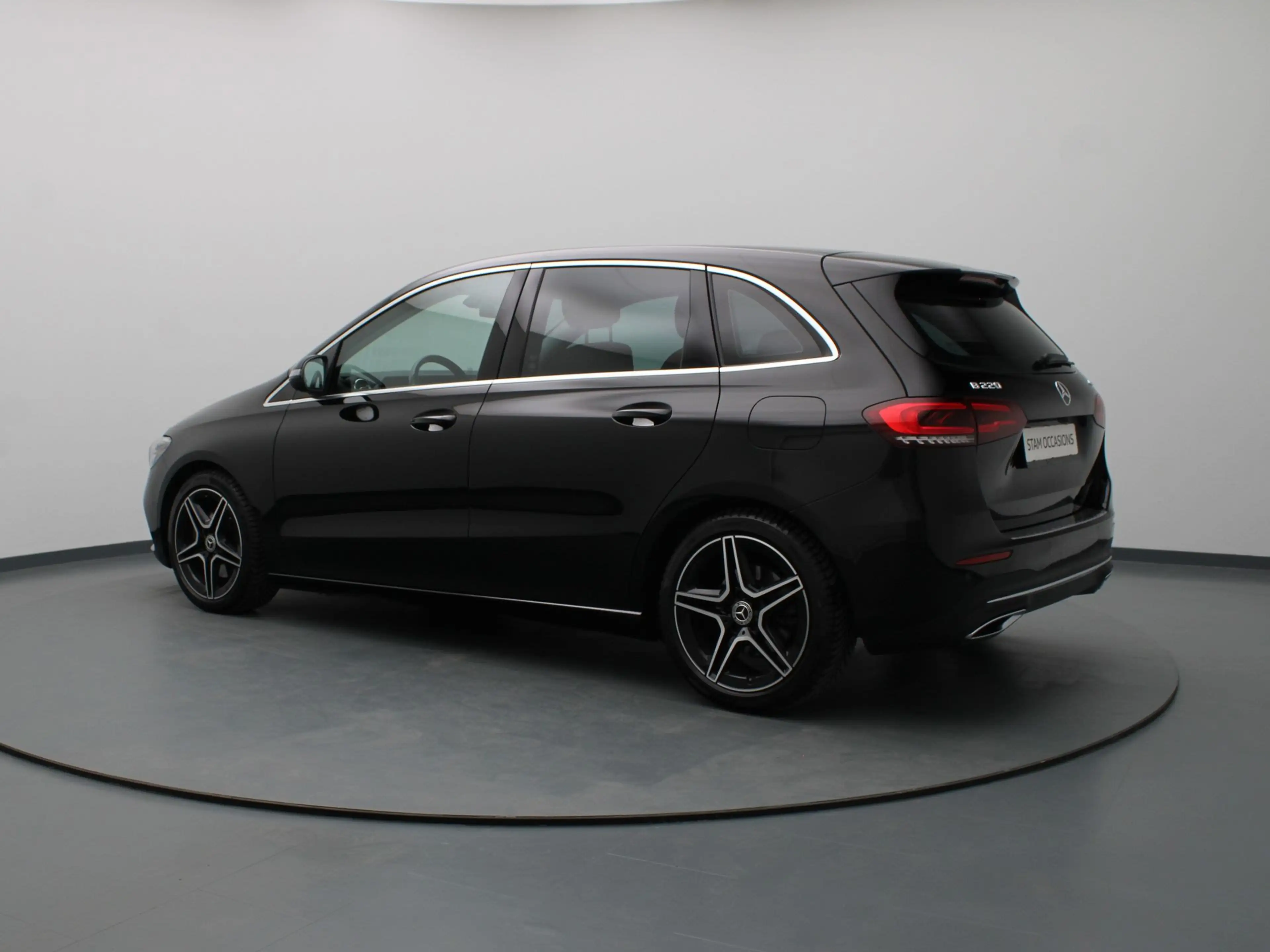 Mercedes-Benz B 220 4MATIC Premium Plus Burmester | Camera | Cruise | — photo 2
