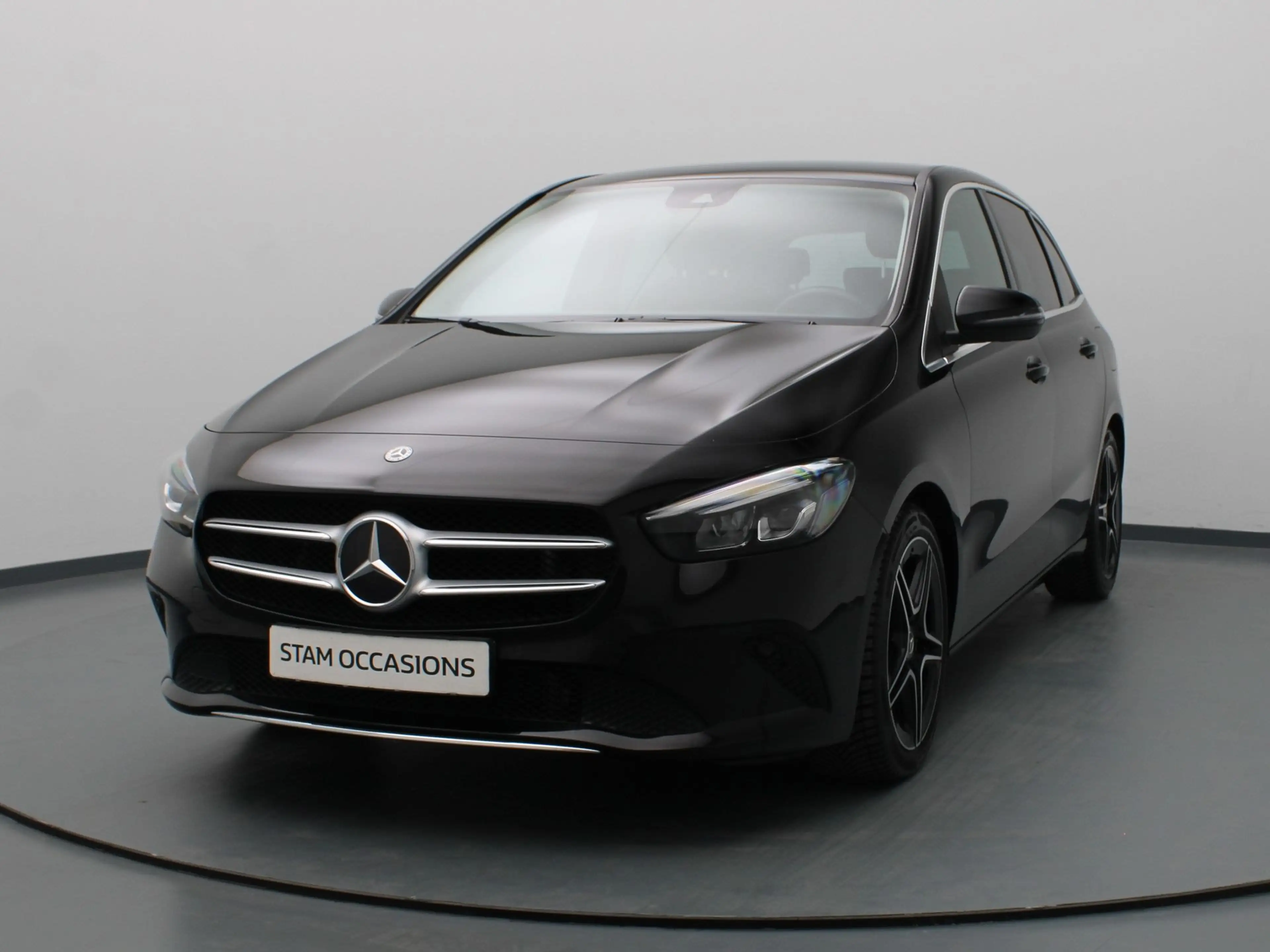 Mercedes-Benz B 220 4MATIC Premium Plus Burmester | Camera | Cruise | — photo 17