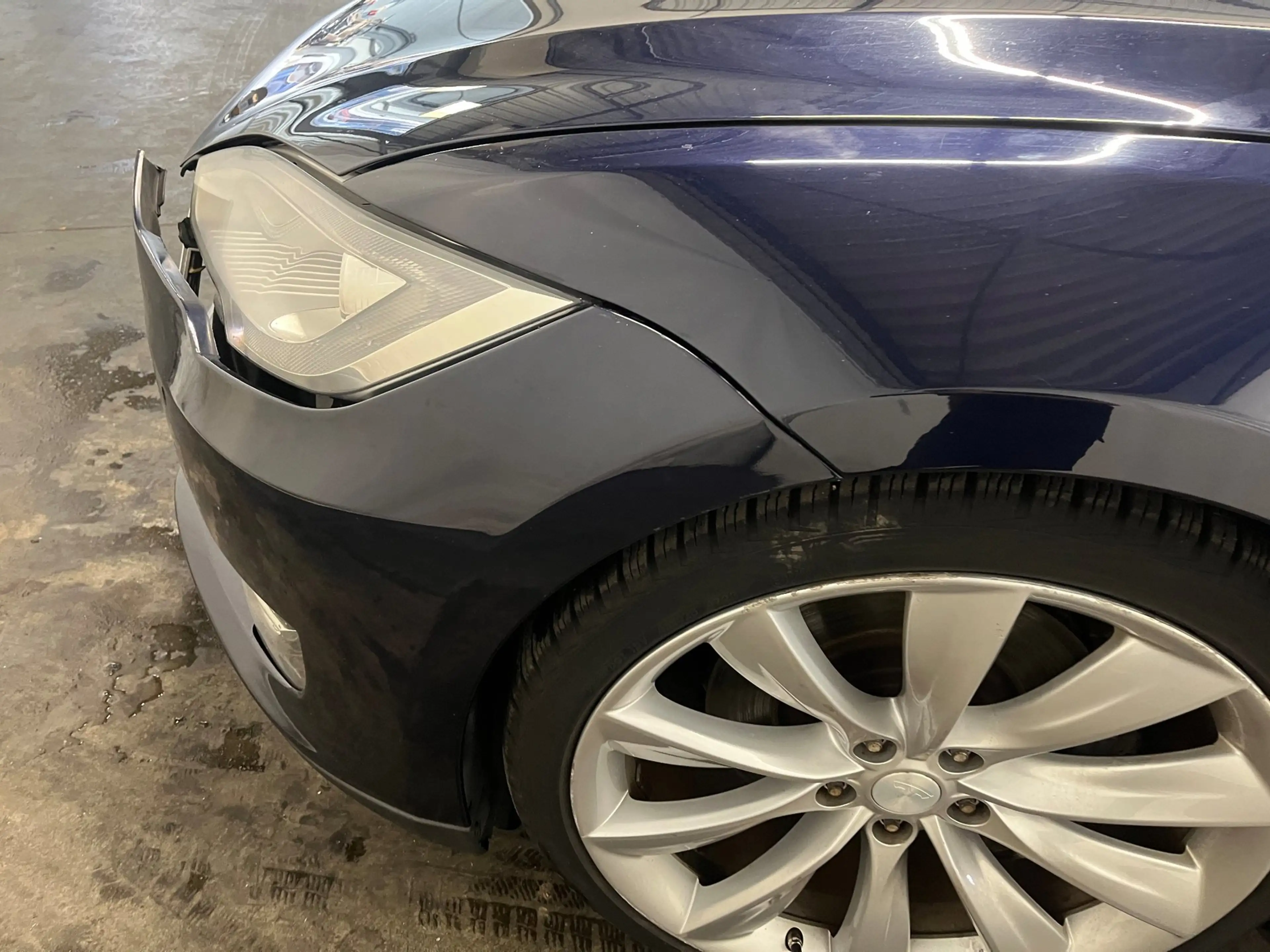 Tesla Model S 85 Performance - Frontschade - Schade — photo 13