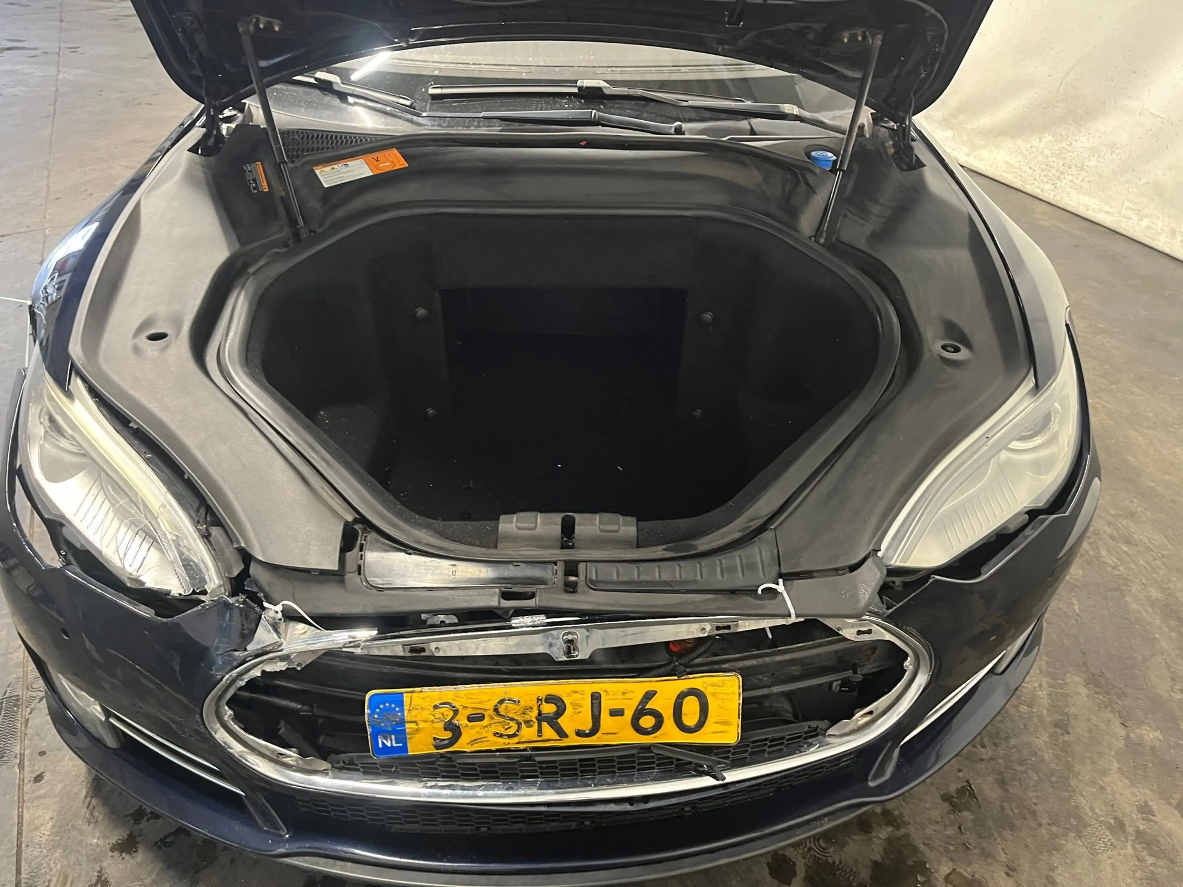 Tesla Model S 85 Performance - Frontschade - Schade — photo 14