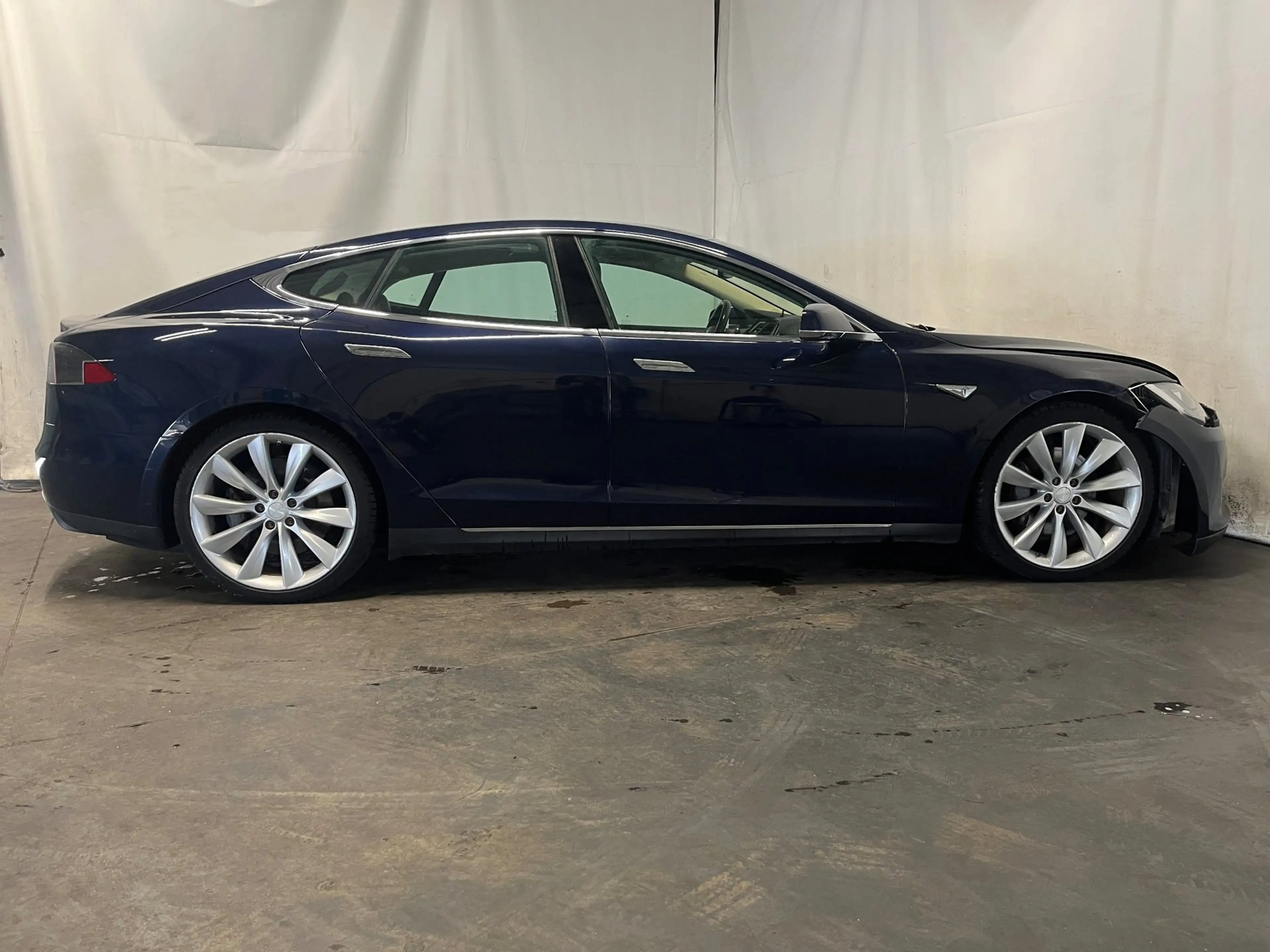 Tesla Model S 85 Performance - Frontschade - Schade — photo 6
