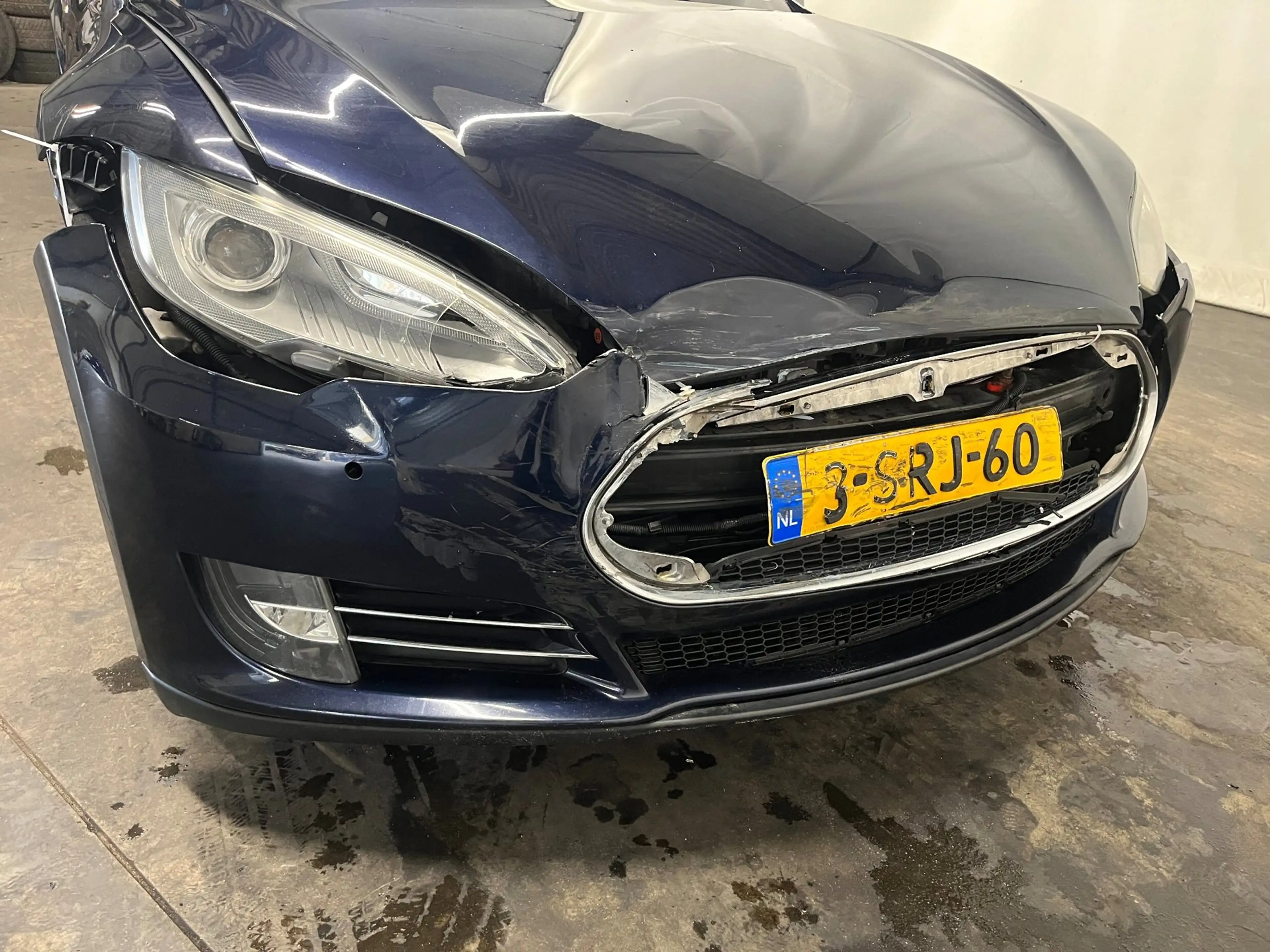 Tesla Model S 85 Performance - Frontschade - Schade — photo 11