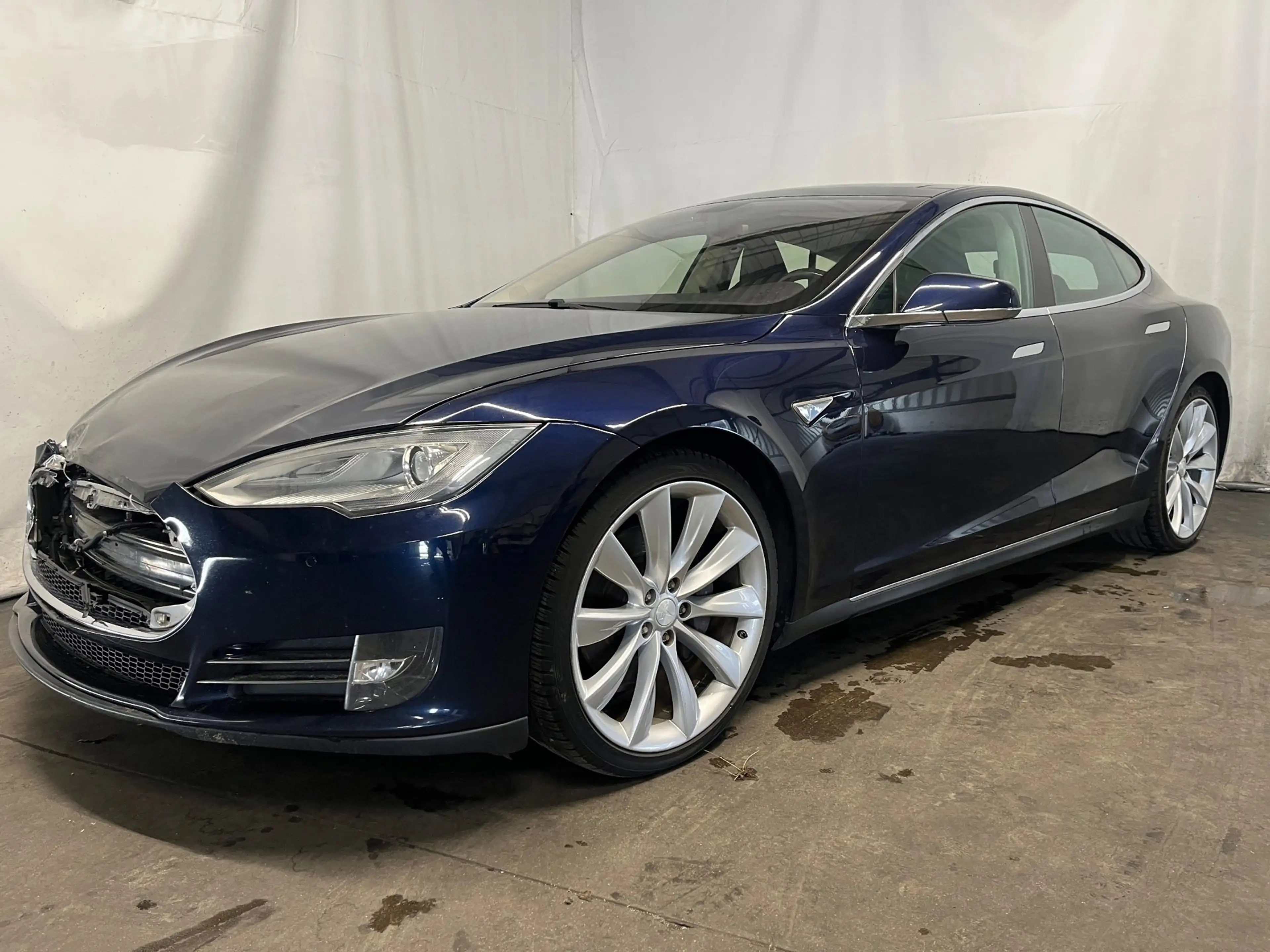 Tesla Model S 85 Performance - Frontschade - Schade — photo 2