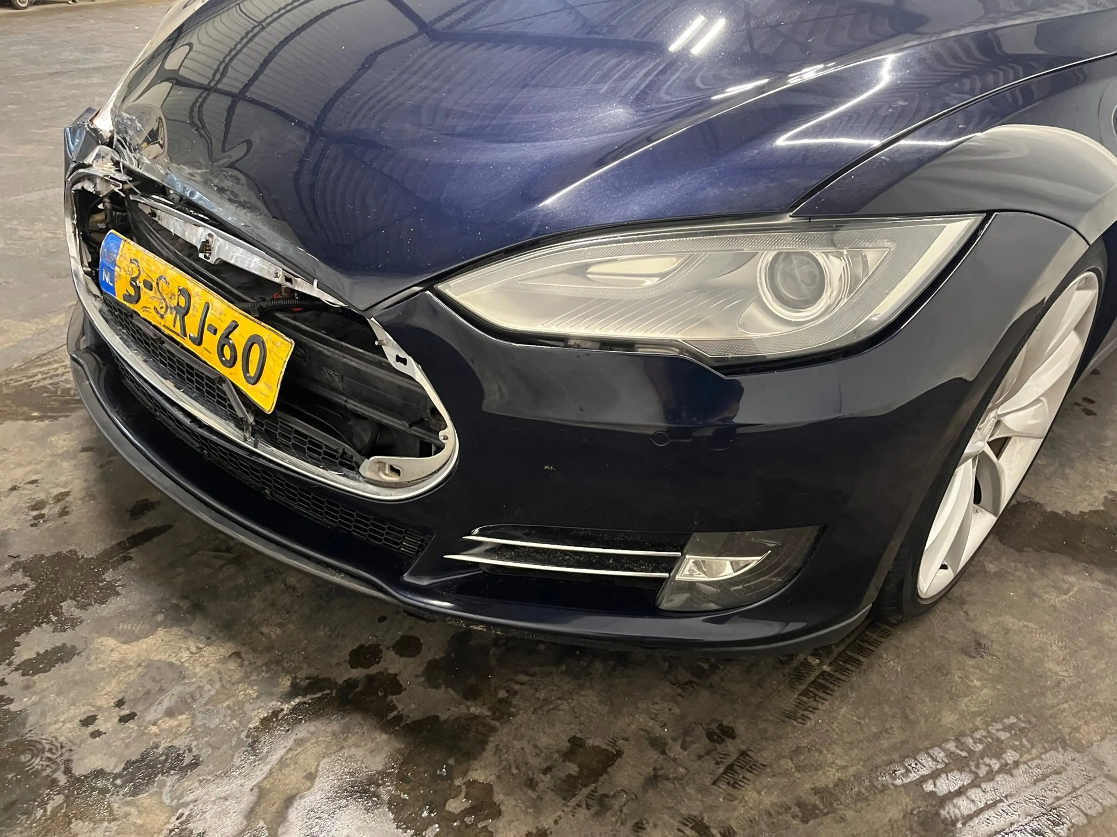 Tesla Model S 85 Performance - Frontschade - Schade — photo 12