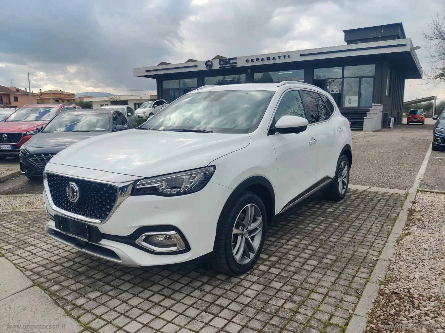 MG EHS Plug-in Hybrid Luxury Bílá - 1