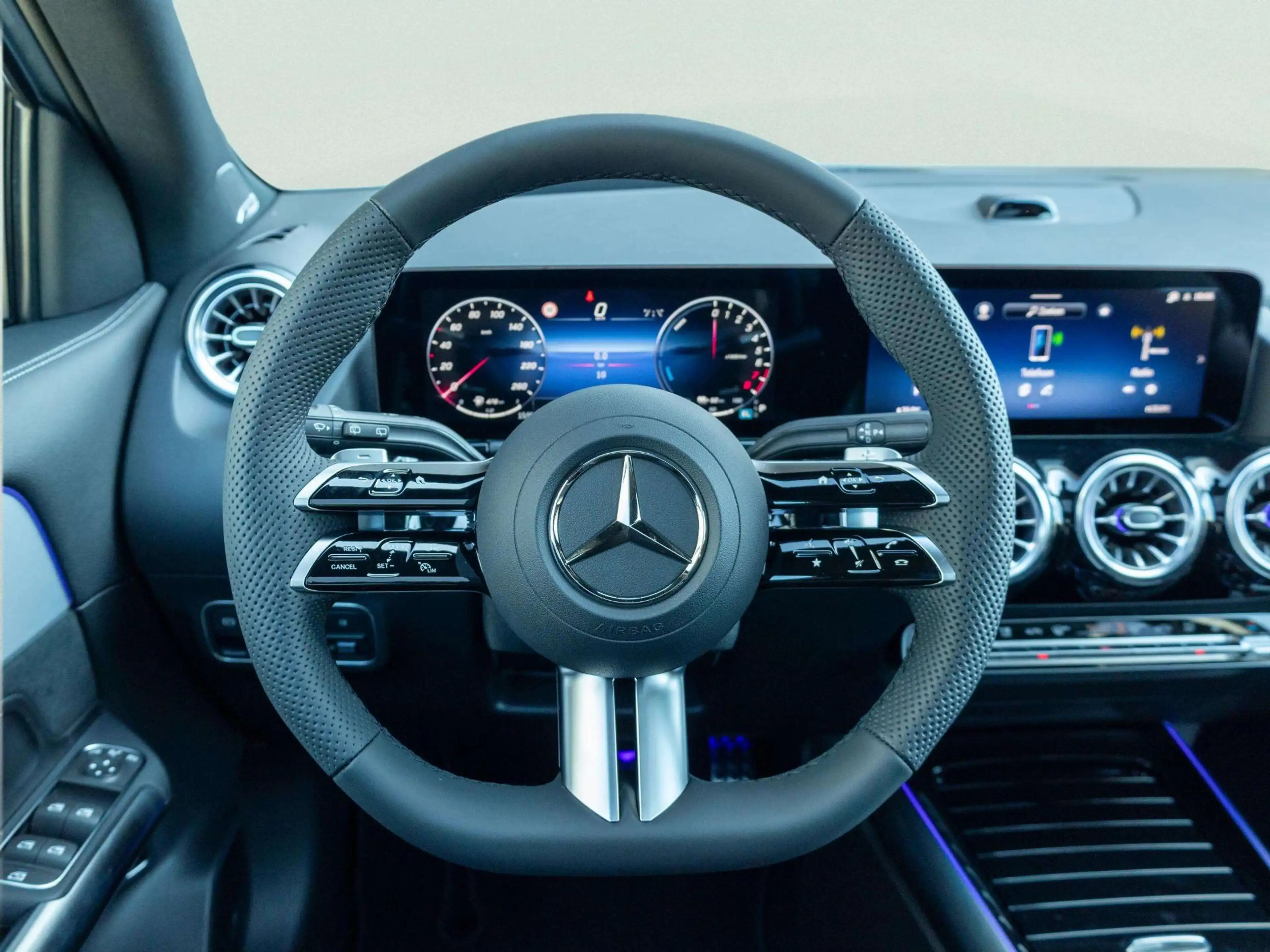 Mercedes-Benz GLA 250 e 140 Years Edition Premium PLUS | Panorama dak — photo 14