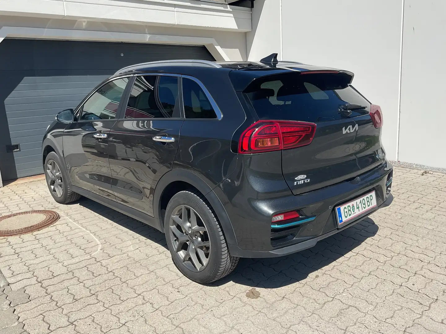 Kia e-Niro Niro EV 64kWh long Range Gold Aut. Gold Grau - 2