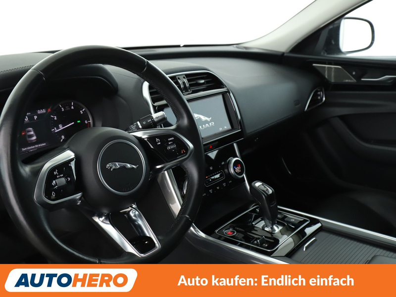 Jaguar XE 25t S Aut.*LED*TEMPO*PDC*MERIDIAN* — photo 11