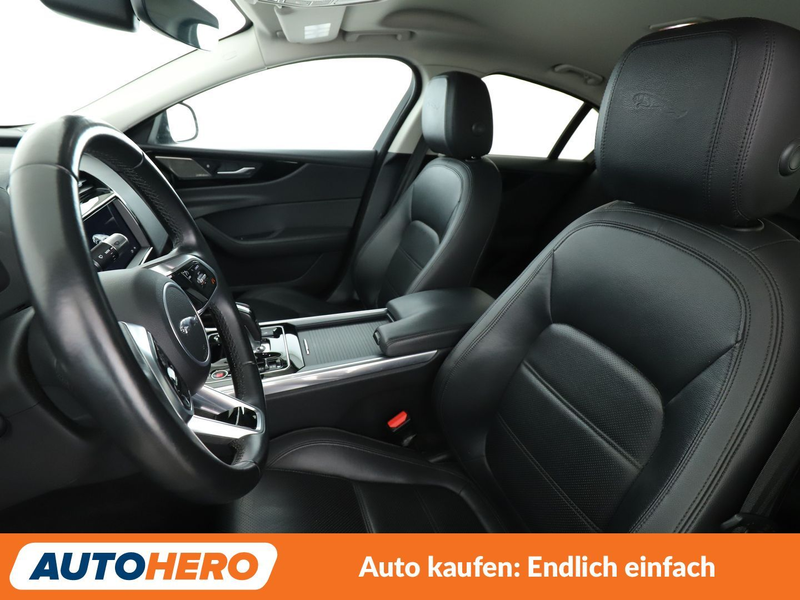 Jaguar XE 25t S Aut.*LED*TEMPO*PDC*MERIDIAN* — photo 10