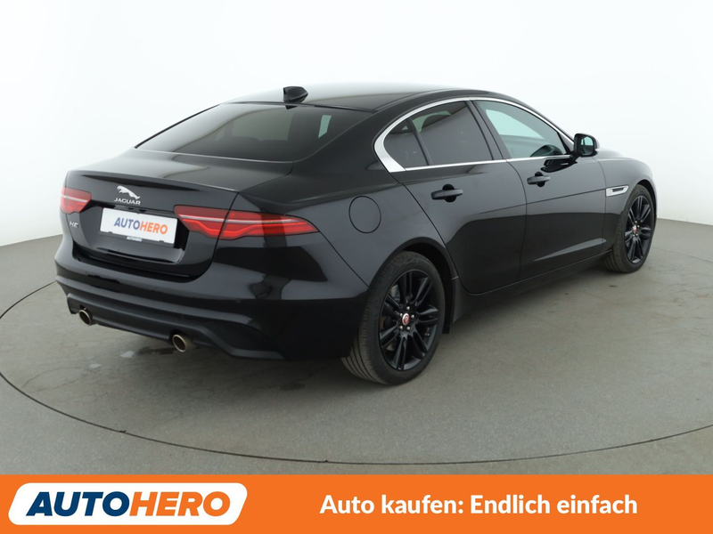 Jaguar XE 25t S Aut.*LED*TEMPO*PDC*MERIDIAN* — photo 6