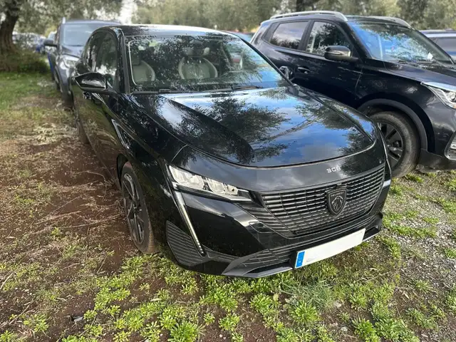 Peugeot 308 view 3