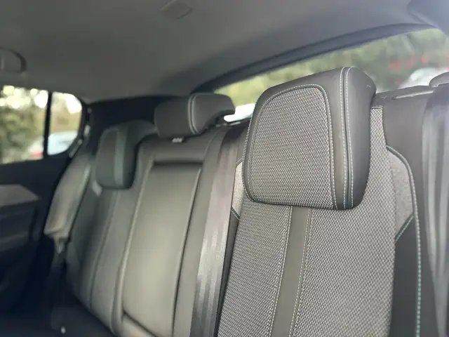 Peugeot 308 view 13