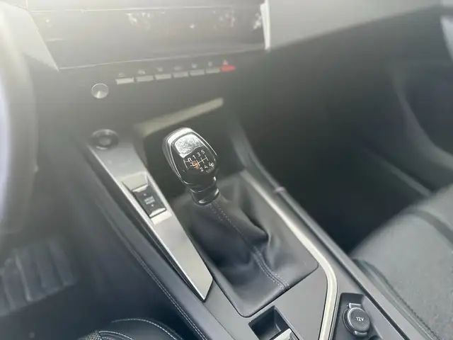 Peugeot 308 view 17
