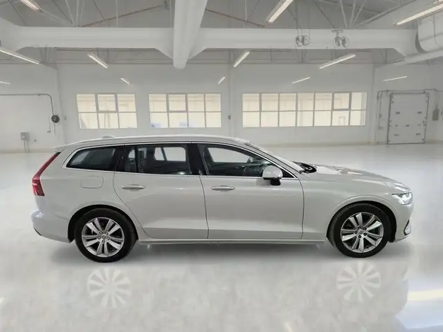 Volvo V60 view 3