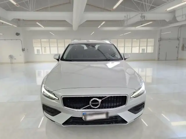 Volvo V60 view 2