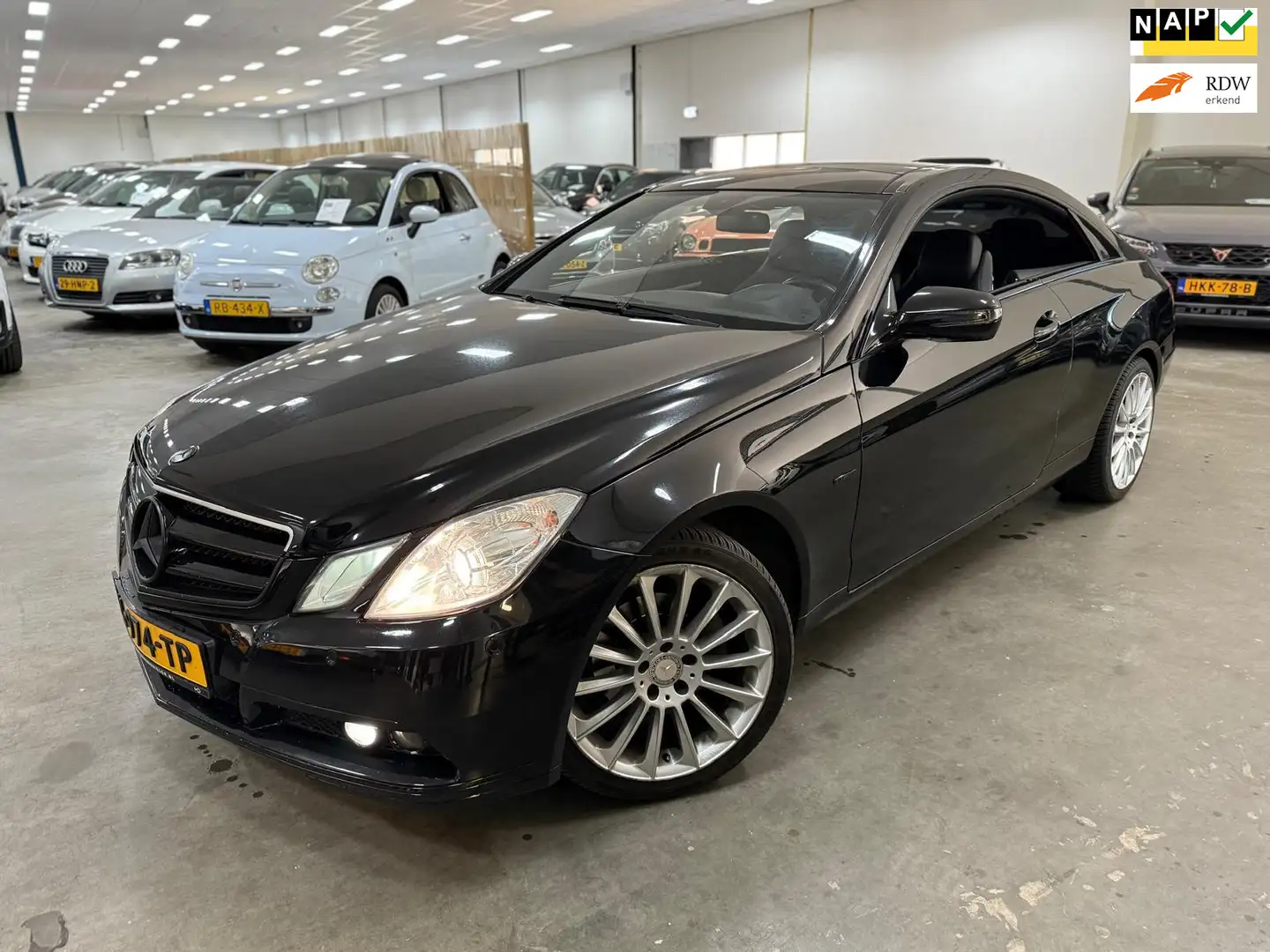 Mercedes-Benz E 250 Coupé CGI Elegance / PANORAMADAK / AUTOMAAT / NETT Zwart - 1