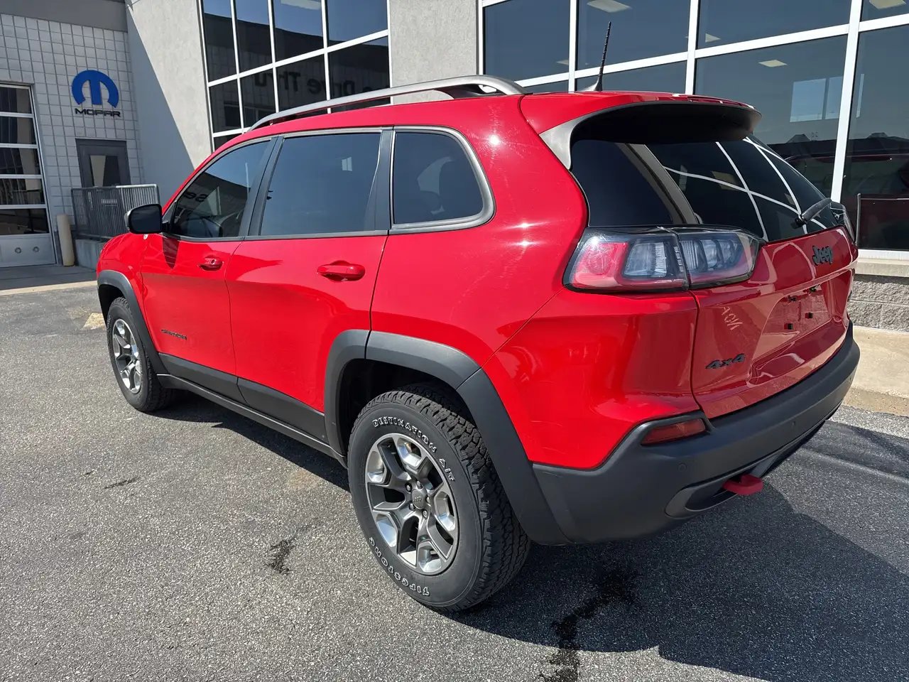Jeep Cherokee снимка Jeep Cherokee
