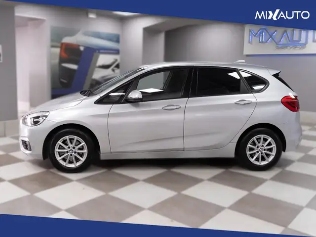 BMW 2 Series view 3