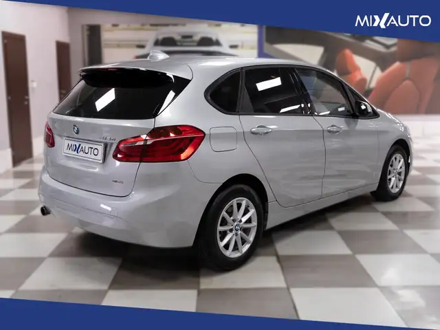 BMW 2 Series view 4