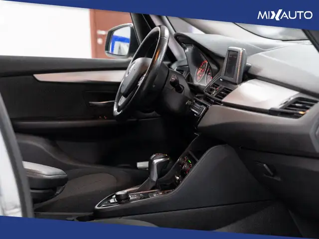 BMW 2 Series view 13