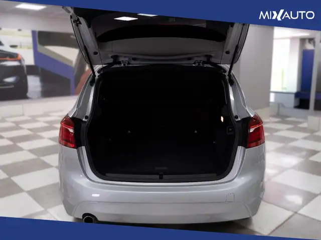 BMW 2 Series view 6