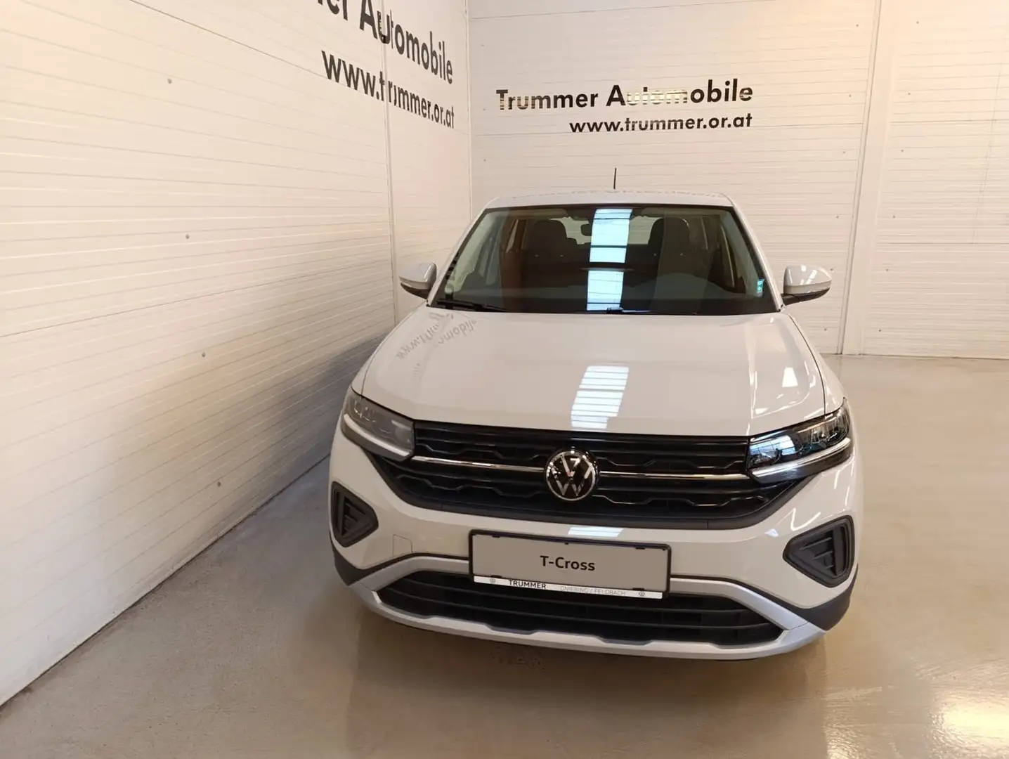 Volkswagen T-Cross 4Me TSI Grau - 2