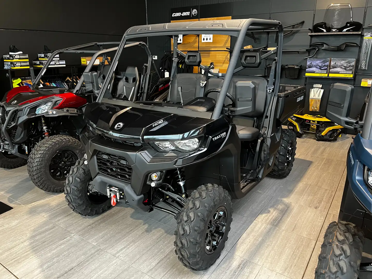 Can-Am Traxter XU HD10 T // MY2025, IN STOCK! Negru - 1