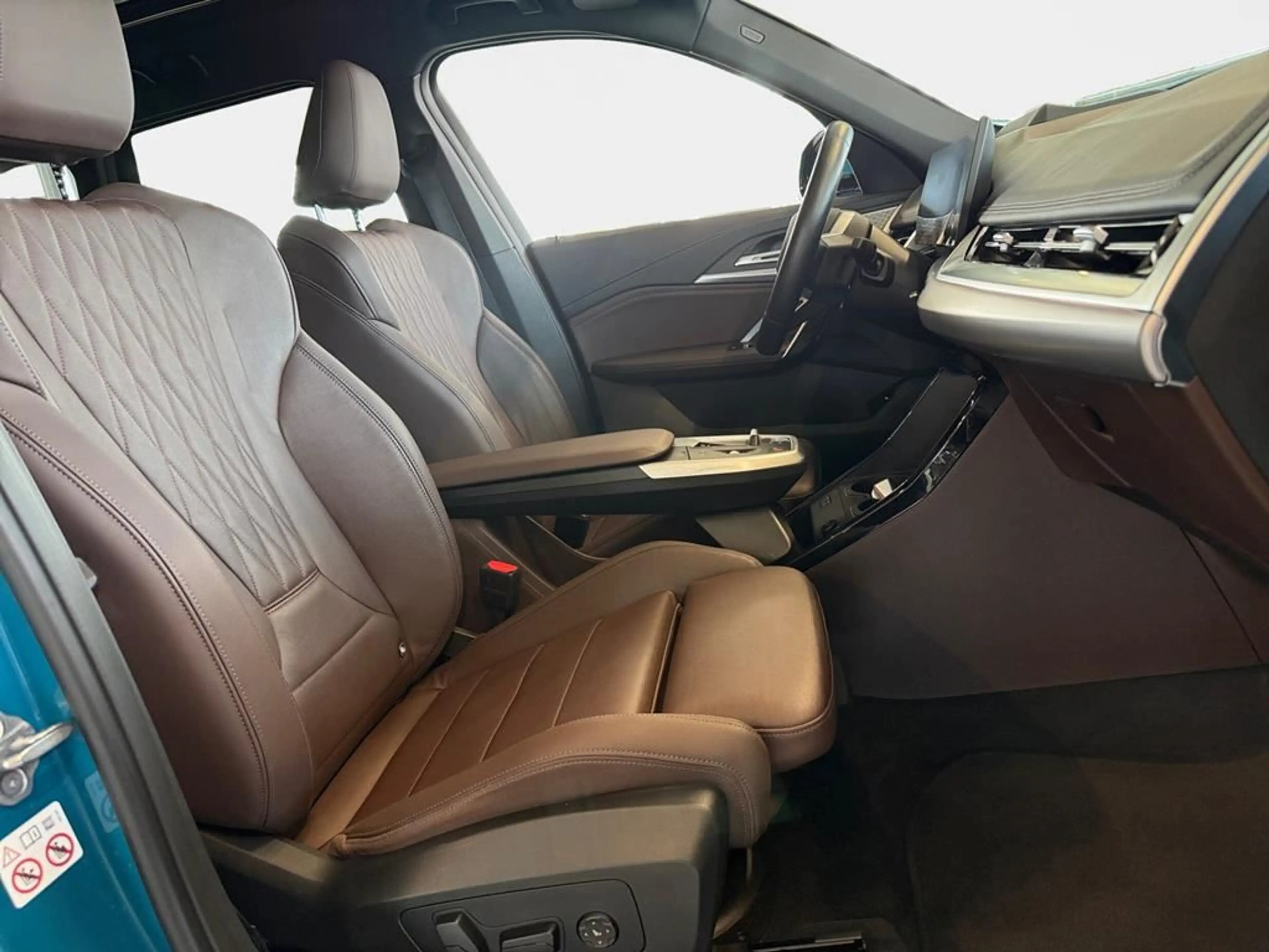 BMW iX1 M Sport — photo 15