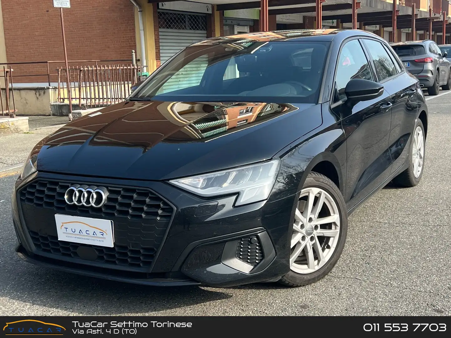 Audi A3 Business 1.5 35 TFSI Schwarz - 1