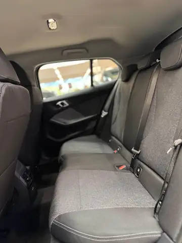 BMW 1 Series view 11
