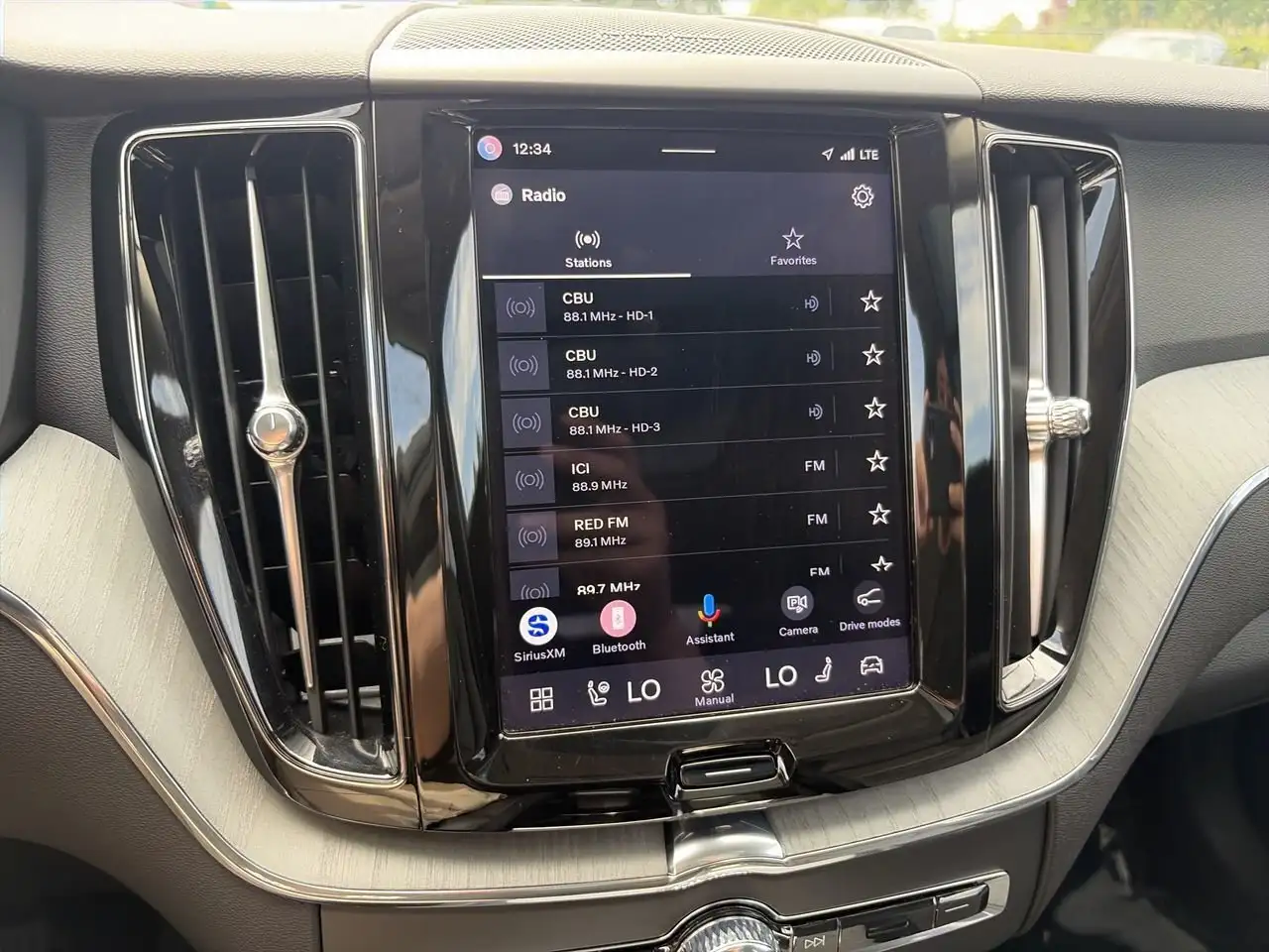 Volvo XC60 снимка Volvo XC60