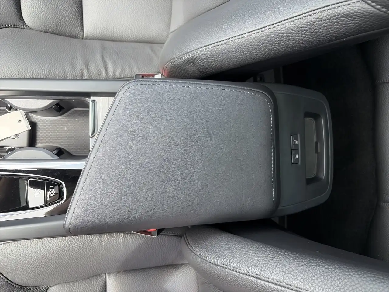 Volvo XC60 снимка Volvo XC60