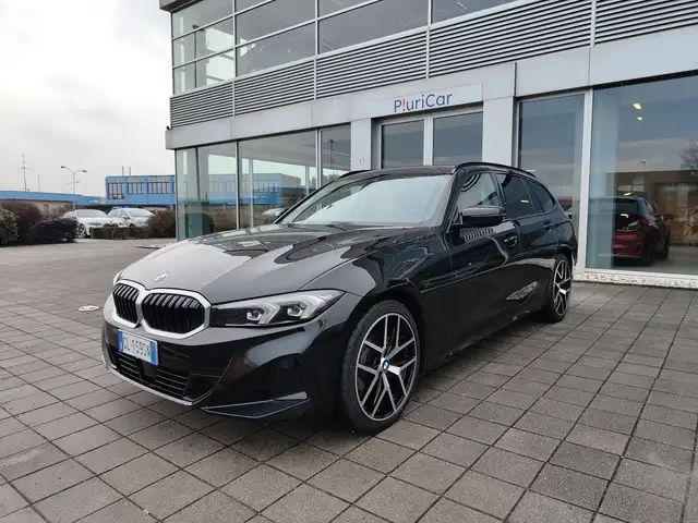 BMW 318 d 48V Touring Luxury Navi Pelle FariLED Cerchi19