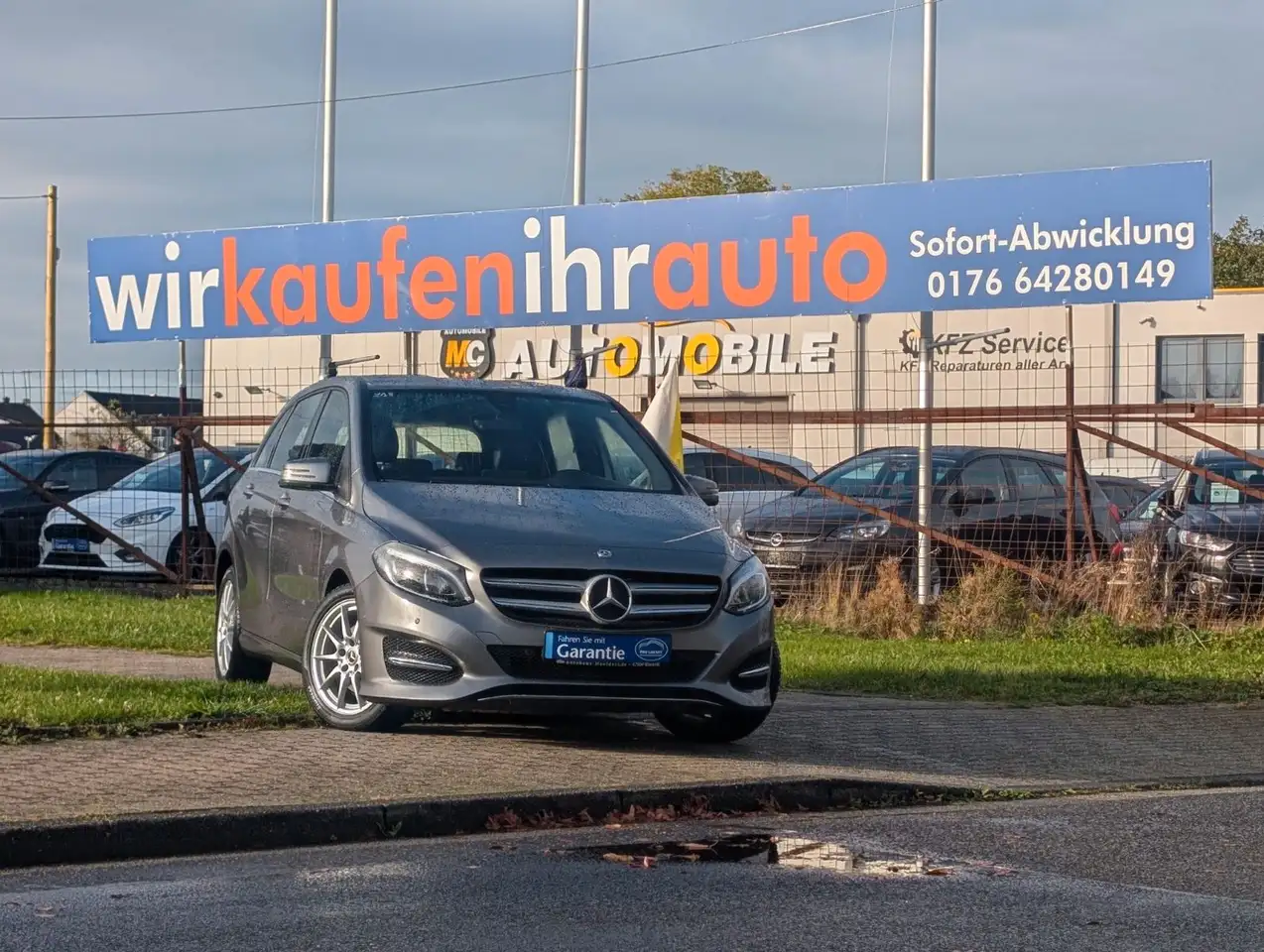 Mercedes-Benz B 180