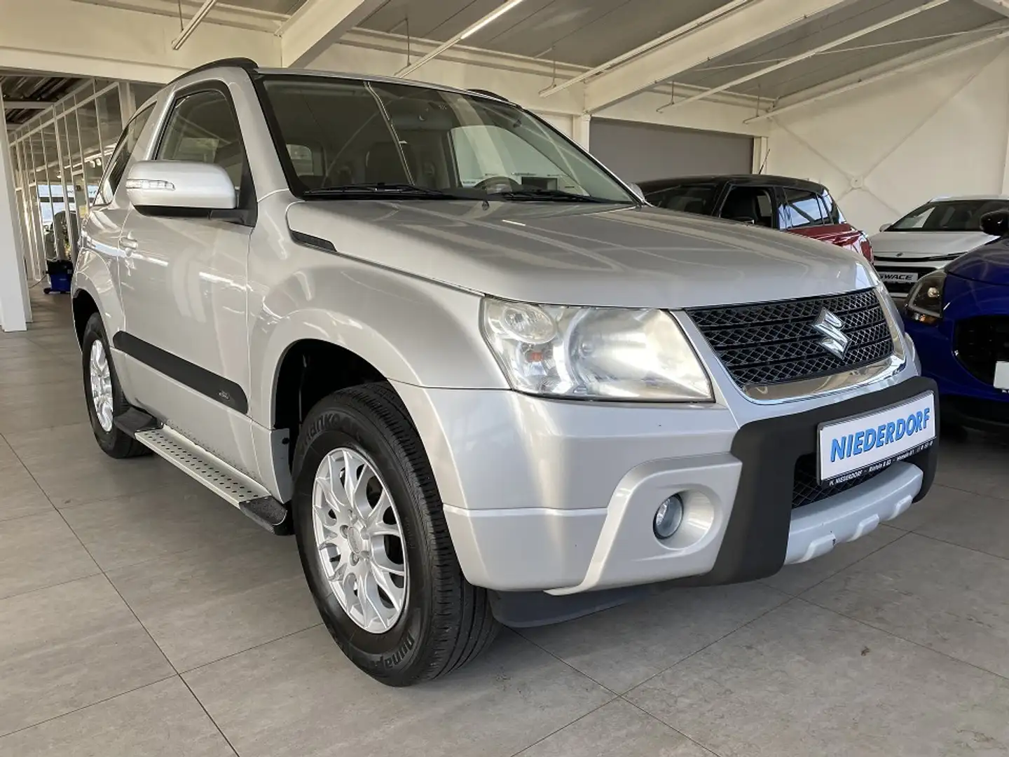 Suzuki Grand Vitara 2.4 Comfort AUTOMATIK Argent - 1