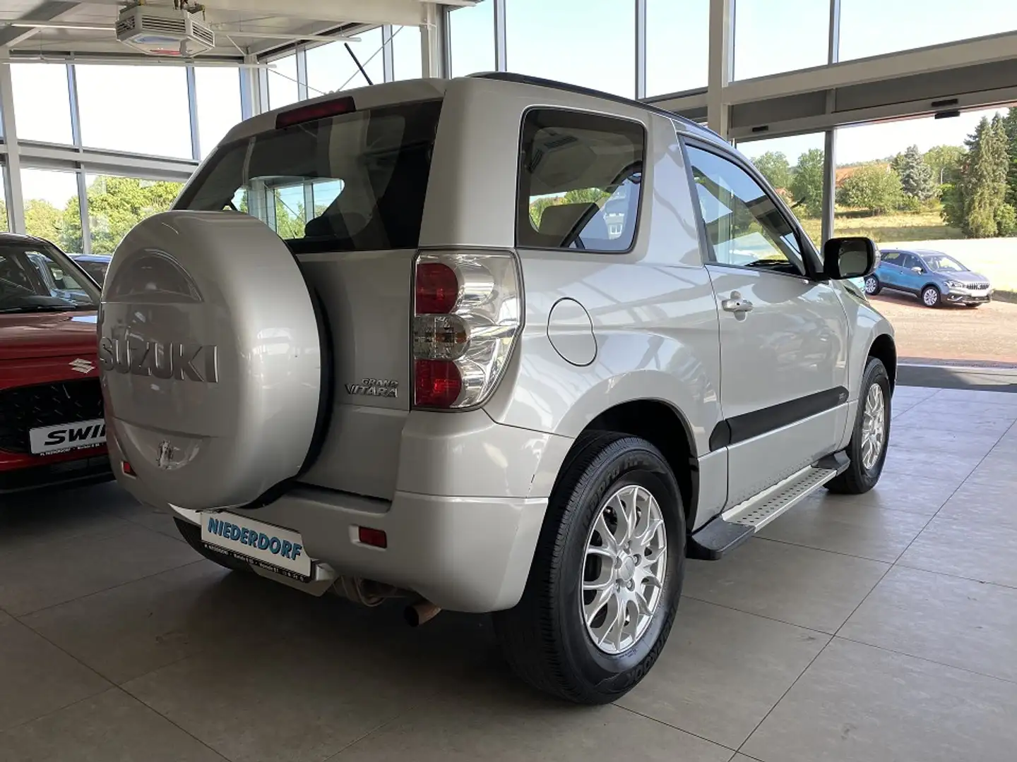 Suzuki Grand Vitara 2.4 Comfort AUTOMATIK Argent - 2