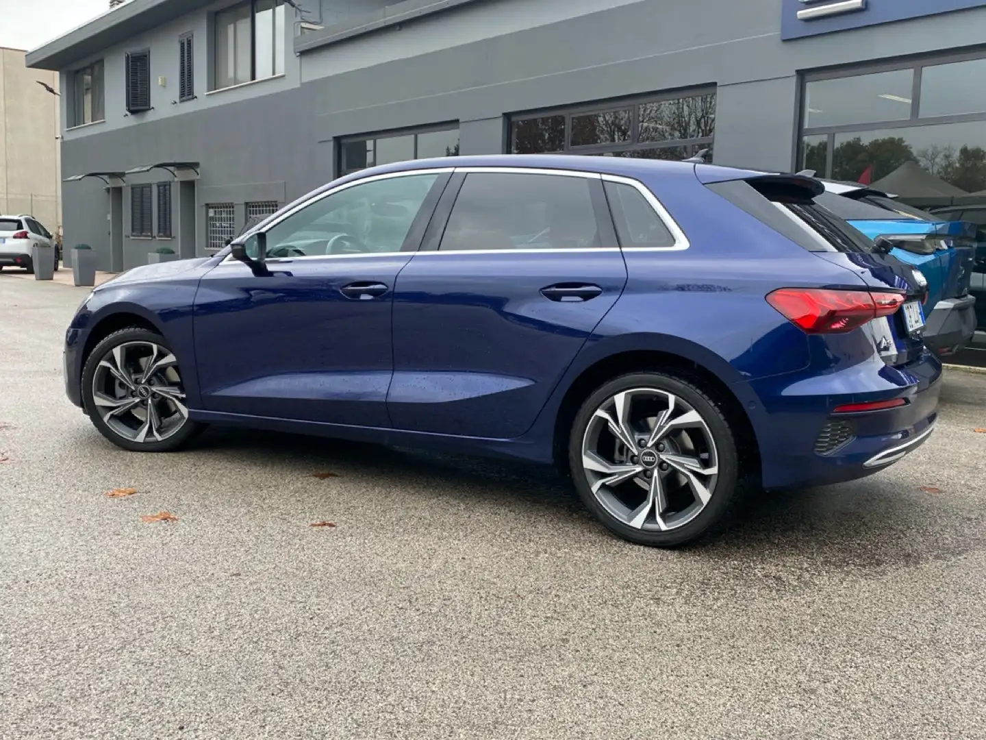 Audi A3 A3 SPB 35 TFSI S tronic Business Advanced Blau - 2