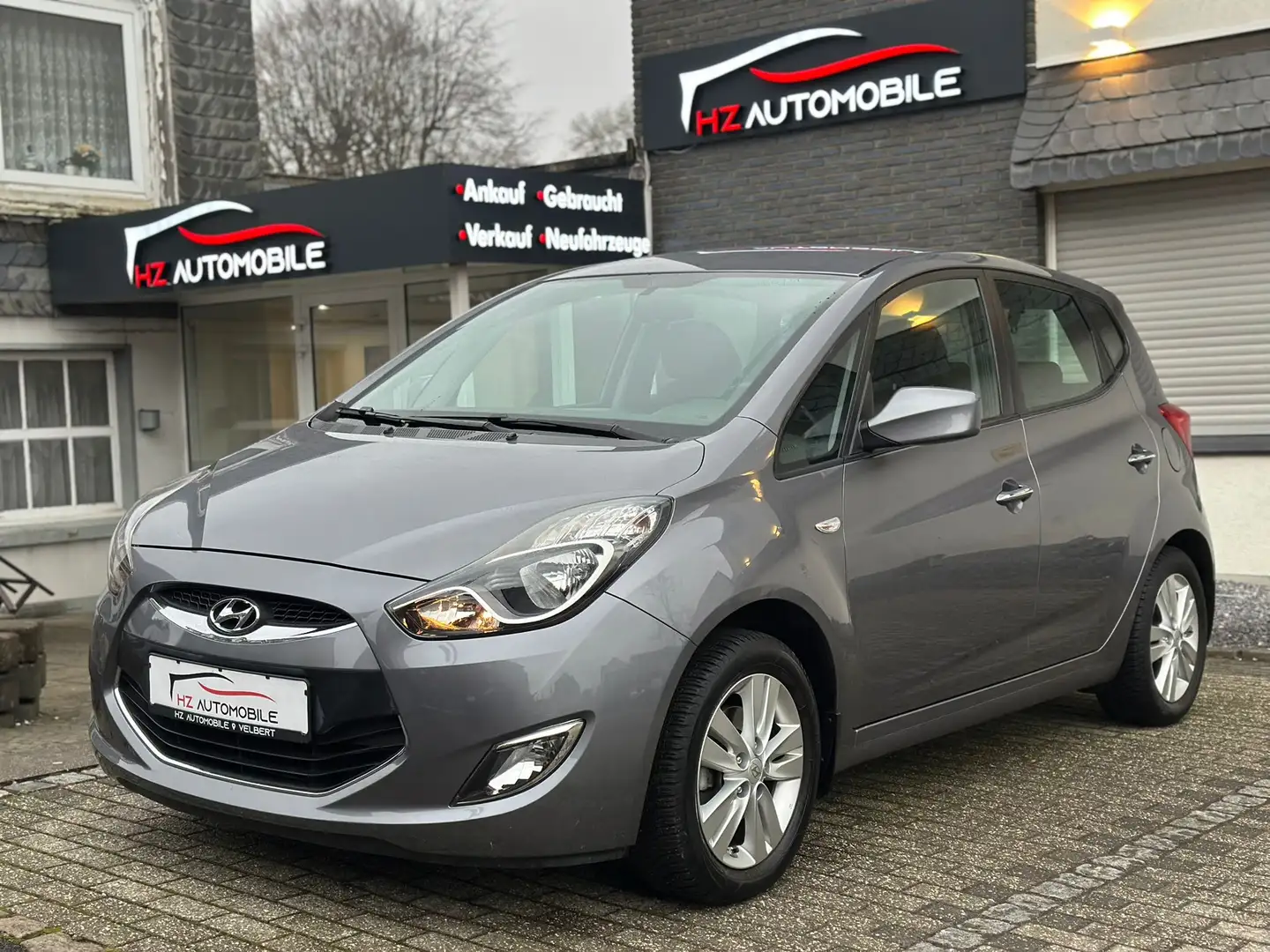 Hyundai iX20 1.6 *SHZ*PDC*TÜV NEU*SCHECKHEFT*6-GANG Grau - 1