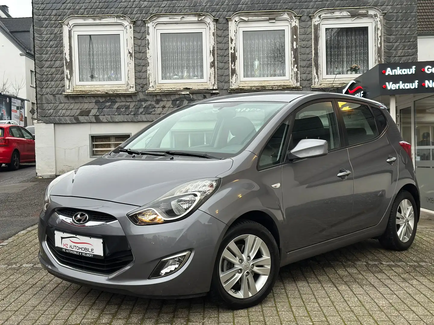 Hyundai iX20 1.6 *SHZ*PDC*TÜV NEU*SCHECKHEFT*6-GANG Grau - 2