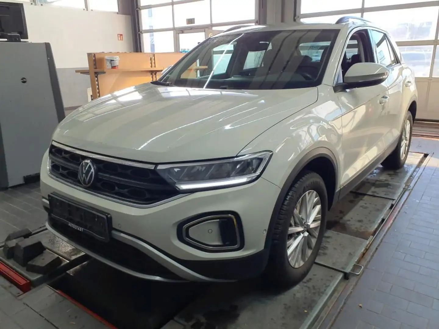 Volkswagen T-Roc Life 1,0 TSI OPF 81 kW 6-Gang Grau - 2